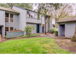 8808 Brightfield Cir, Portland, OR 97223-4416