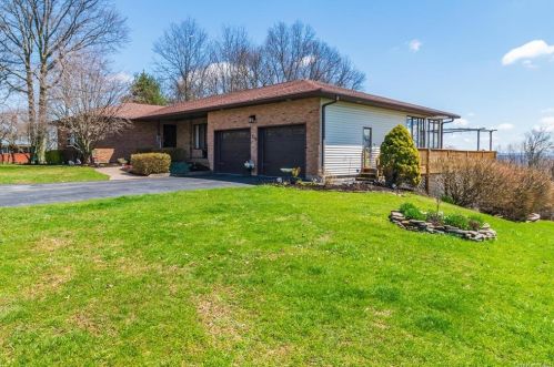 318 Highland Ave, Maybrook, NY 12543-1014