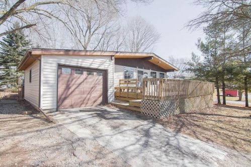 110 Knisel St, Riverside IA  52327-9668 exterior