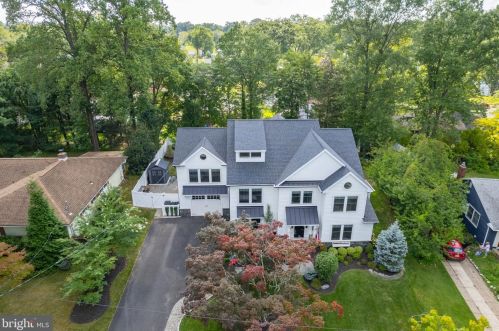834 Wayside Ln, Tavistock, NJ 08033-1048
