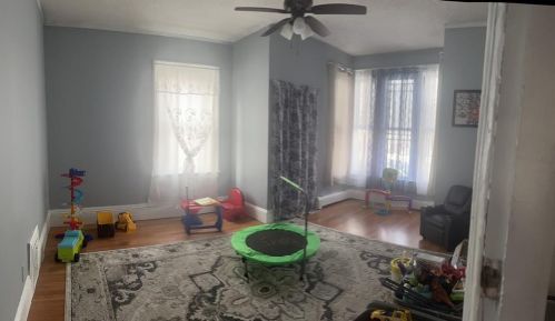 118 Whittier Ave, Providence, RI 02909-3742