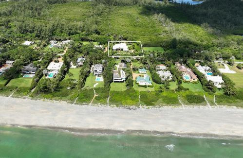 36 Beach Rd, Hobe Sound, FL 33455-2106