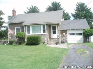30 Bennett Ave, West Saugerties, NY 12477-1107