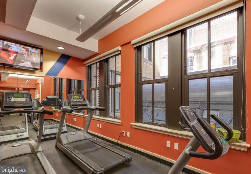 1500 Chestnut St, Philadelphia PA  19102-2737 exterior
