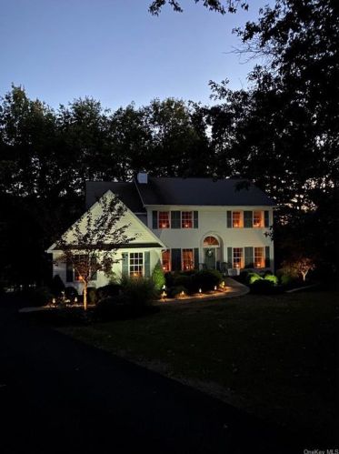 13 Pinecrest Rd, Salisbury Mills, NY 12577-5201