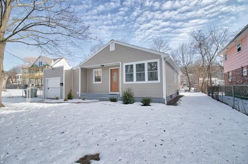 58 Giles St, Waterbury, CT 06704-4126