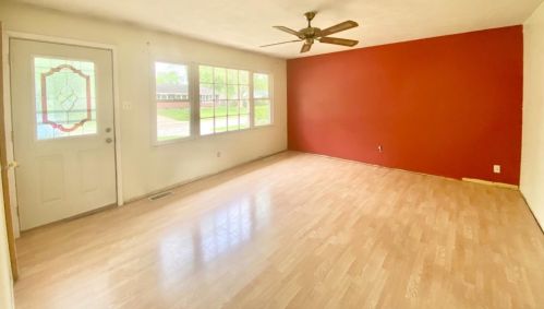 380 Lahonda Dr, Valpo, IN 46385-8793