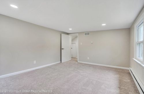 226 Davis Ave, Lacey NJ  08731-3519 exterior