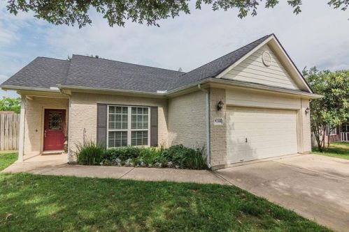 1308 Mockingbird Bnd, Sealy, TX 77474-4124