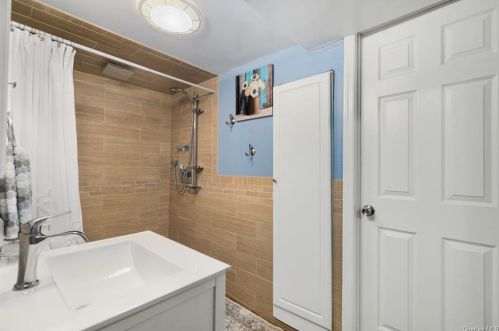 106 Halyan Rd, Yorktown Hgts NY  10598-4304 exterior