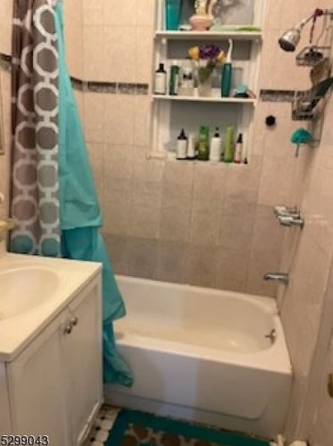 242 Clifton Ave, Newark NJ  07104-1907 exterior