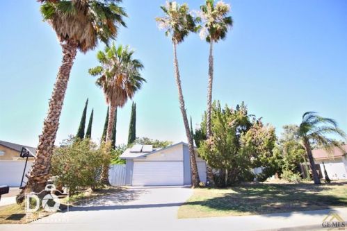 6008 Auburn Oaks Dr, Bakersfield, CA 93306-2804