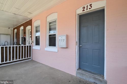 213 Broom St, Wilmington, DE 19805-3977