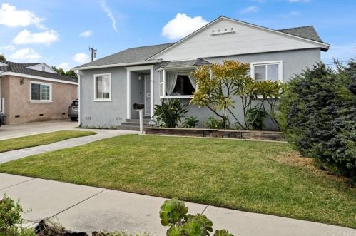 3939 Karen Ave, Long Beach, CA 90808-2331