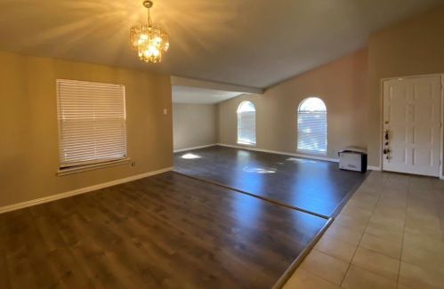 1001 Mossvine Dr, Plano TX  75023-4924 exterior