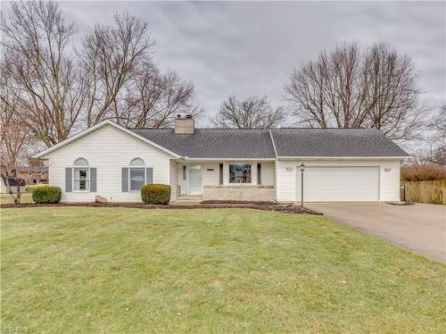 7191 Knight St, Massillon, OH 44646-2764