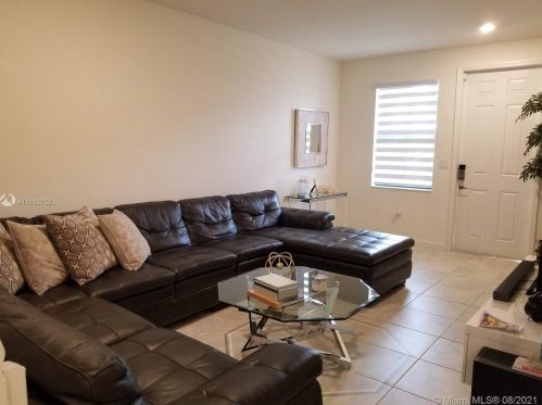 10441 32nd Ln, Hialeah, FL 33018-1703