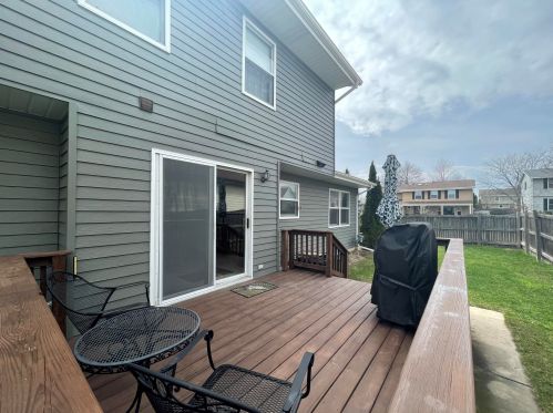 6220 82 St, Kenosha WI 53142-1865 exterior