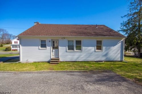 41 Main St, Wantage NJ  07461-2306 exterior