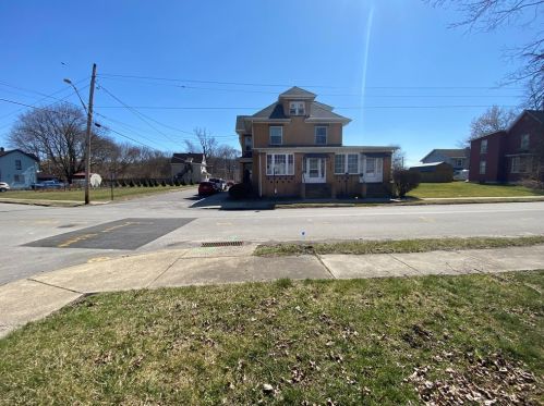 316 Cedar St, New Castle, PA 16102-1814