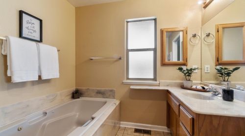 1510 Sutter Creek Dr, Folsom CA  95762-4060 exterior