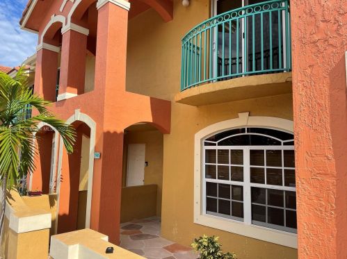 7055 173rd Dr, Hialeah, FL 33015-4083