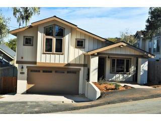 890 Taylor St, Monterey, CA 93940-1956