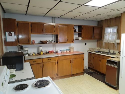 909 Jenny Lind St, Mckeesport, PA 15132-3409
