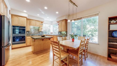 970 Stonecastle Ln, Santa Rosa CA  95405-5513 exterior