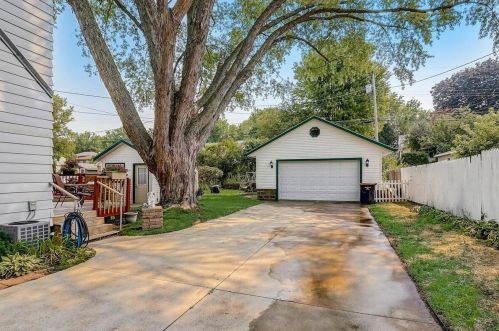 1226 104, Milwaukee WI 53214-3928 exterior