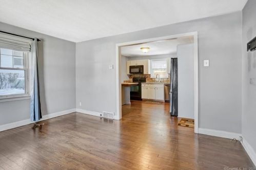 18 Natalie Ter, Waterbury, CT 06705-3120