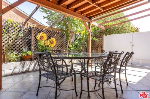 8101 Radford Ave, North Hollywood CA  91605-1541 exterior