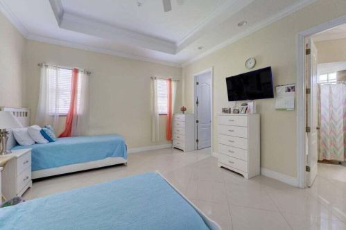 160 Saratoga Ave, Fort Pierce FL  34953-5974 exterior