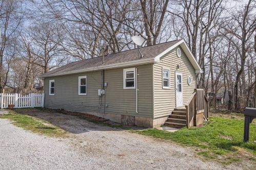7516 135th Pl, Cedar Lake, IN 46303-9191