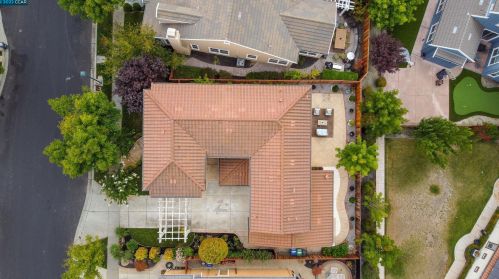 1733 Campanula Dr, San Ramon CA  94582-5155 exterior