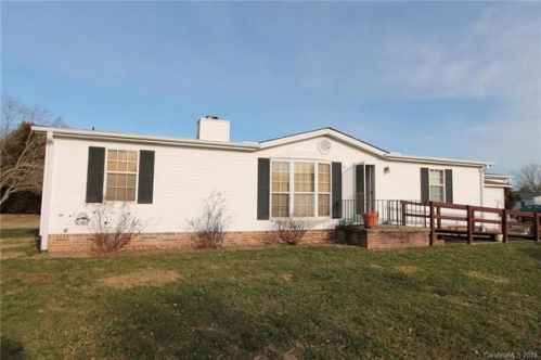 209 Red Birch Ct, Hendersonville, NC 28739-9609