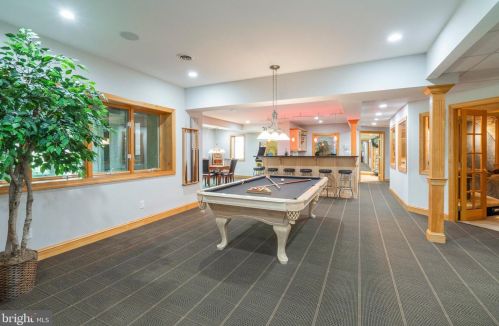 5 Gregory Ln, Newtown Square PA  19073-1518 exterior