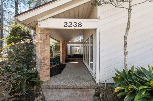 2238 Tangle Lake Dr, Humble, TX 77339-3325