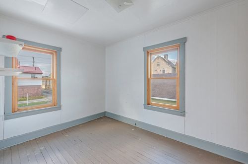 13 Monroe St, Latrobe PA  15650-3146 exterior