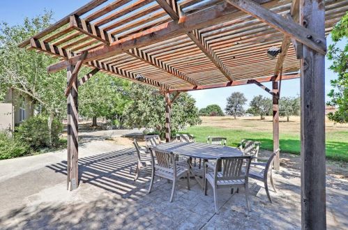 10000 Walter Welsher Ct, Gilroy CA  95020-9704 exterior