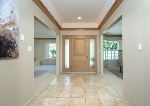 2755 Valle Vista Dr, Glendale CA  91206-4720 exterior