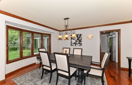 12427 Golf Dr, Thiensville WI  53092-2462 exterior