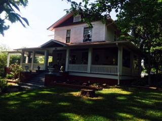 14 Hamburg Dr, Weaverville, NC 28787-9437