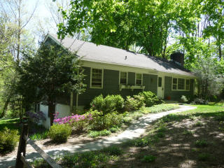 94 Whitlockville Rd, Katonah, NY 10536-1113