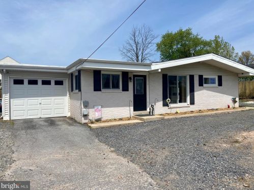 2403 Charlotte St, Pottstown, PA 19464-1007
