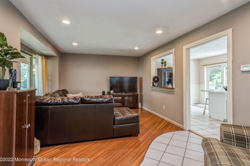 343 Church Rd, Bricktown, NJ 08723-6401