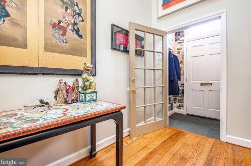 1509 33rd St, Washington, DC 20007-2723