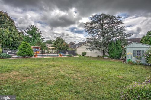 1188 Marie Ave, Ephrata PA  17522-1524 exterior