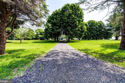 190 Royal Manor Rd, Easton PA  18042-8702 exterior