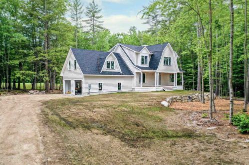 25 Clay Point Rd, Alton, NH 03809-6010